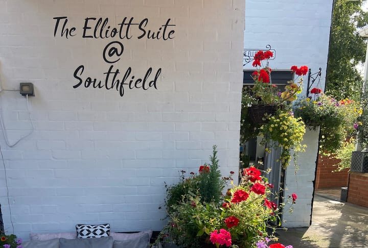 Elliott Suite @ Southfields